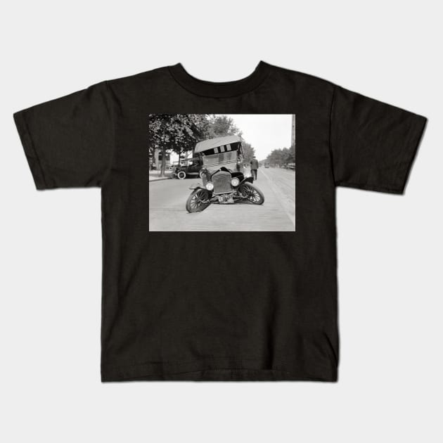 Automobile Crash, 1922. Vintage Photo Kids T-Shirt by historyphoto